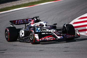 2024-06-21 - 20 MAGNUSSEN Kevin (den), Haas F1 Team VF-24 Ferrari, action during the Formula 1 Aramco Gran Premio de Espana 2024, 10th round of the 2024 Formula One World Championship from June 21 to 23, 2024 on the Circuit de Barcelona-Catalunya, in Montmeló, Spain - F1 - SPANISH GRAND PRIX 2024 - FORMULA 1 - MOTORS