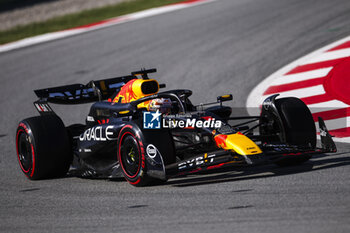 2024-06-21 - 01 VERSTAPPEN Max (nld), Red Bull Racing RB20, action during the Formula 1 Aramco Gran Premio de Espana 2024, 10th round of the 2024 Formula One World Championship from June 21 to 23, 2024 on the Circuit de Barcelona-Catalunya, in Montmeló, Spain - F1 - SPANISH GRAND PRIX 2024 - FORMULA 1 - MOTORS