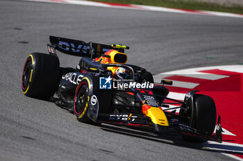 2024-06-21 - 11 PEREZ Sergio (mex), Red Bull Racing RB20, action during the Formula 1 Aramco Gran Premio de Espana 2024, 10th round of the 2024 Formula One World Championship from June 21 to 23, 2024 on the Circuit de Barcelona-Catalunya, in Montmeló, Spain - F1 - SPANISH GRAND PRIX 2024 - FORMULA 1 - MOTORS