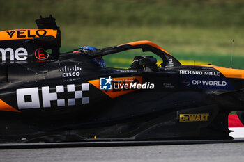 2024-06-21 - 81 PIASTRI Oscar (aus), McLaren F1 Team MCL38, action during the Formula 1 Aramco Gran Premio de Espana 2024, 10th round of the 2024 Formula One World Championship from June 21 to 23, 2024 on the Circuit de Barcelona-Catalunya, in Montmeló, Spain - F1 - SPANISH GRAND PRIX 2024 - FORMULA 1 - MOTORS