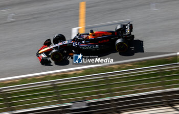 2024-06-21 - 01 VERSTAPPEN Max (nld), Red Bull Racing RB20, action during the Formula 1 Aramco Gran Premio de Espana 2024, 10th round of the 2024 Formula One World Championship from June 21 to 23, 2024 on the Circuit de Barcelona-Catalunya, in Montmeló, Spain - F1 - SPANISH GRAND PRIX 2024 - FORMULA 1 - MOTORS