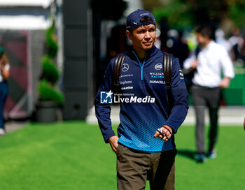 2024-06-21 - ALBON Alexander (tha), Williams Racing FW46, portrait during the Formula 1 Aramco Gran Premio de Espana 2024, 10th round of the 2024 Formula One World Championship from June 21 to 23, 2024 on the Circuit de Barcelona-Catalunya, in Montmeló, Spain - F1 - SPANISH GRAND PRIX 2024 - FORMULA 1 - MOTORS