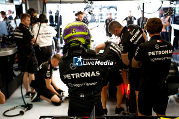 2024-06-21 - HAMILTON Lewis (gbr), Mercedes AMG F1 Team W15, portrait during the Formula 1 Aramco Gran Premio de Espana 2024, 10th round of the 2024 Formula One World Championship from June 21 to 23, 2024 on the Circuit de Barcelona-Catalunya, in Montmeló, Spain - F1 - SPANISH GRAND PRIX 2024 - FORMULA 1 - MOTORS