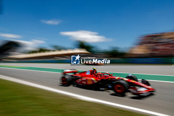 2024-06-21 - 55 SAINZ Carlos (spa), Scuderia Ferrari SF-24, action during the Formula 1 Aramco Gran Premio de Espana 2024, 10th round of the 2024 Formula One World Championship from June 21 to 23, 2024 on the Circuit de Barcelona-Catalunya, in Montmeló, Spain - F1 - SPANISH GRAND PRIX 2024 - FORMULA 1 - MOTORS