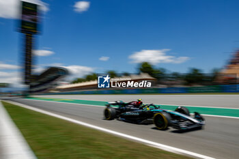 2024-06-21 - 44 HAMILTON Lewis (gbr), Mercedes AMG F1 Team W15, action during the Formula 1 Aramco Gran Premio de Espana 2024, 10th round of the 2024 Formula One World Championship from June 21 to 23, 2024 on the Circuit de Barcelona-Catalunya, in Montmeló, Spain - F1 - SPANISH GRAND PRIX 2024 - FORMULA 1 - MOTORS