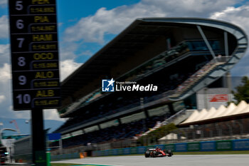 2024-06-21 - 55 SAINZ Carlos (spa), Scuderia Ferrari SF-24, action during the Formula 1 Aramco Gran Premio de Espana 2024, 10th round of the 2024 Formula One World Championship from June 21 to 23, 2024 on the Circuit de Barcelona-Catalunya, in Montmeló, Spain - F1 - SPANISH GRAND PRIX 2024 - FORMULA 1 - MOTORS