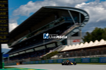 2024-06-21 - 11 PEREZ Sergio (mex), Red Bull Racing RB20, action during the Formula 1 Aramco Gran Premio de Espana 2024, 10th round of the 2024 Formula One World Championship from June 21 to 23, 2024 on the Circuit de Barcelona-Catalunya, in Montmeló, Spain - F1 - SPANISH GRAND PRIX 2024 - FORMULA 1 - MOTORS