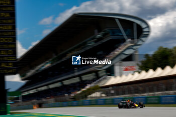 2024-06-21 - 01 VERSTAPPEN Max (nld), Red Bull Racing RB20, action during the Formula 1 Aramco Gran Premio de Espana 2024, 10th round of the 2024 Formula One World Championship from June 21 to 23, 2024 on the Circuit de Barcelona-Catalunya, in Montmeló, Spain - F1 - SPANISH GRAND PRIX 2024 - FORMULA 1 - MOTORS