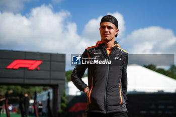 2024-06-22 - NORRIS Lando (gbr), McLaren F1 Team MCL38, portrait during the Formula 1 Aramco Gran Premio de Espana 2024, 10th round of the 2024 Formula One World Championship from June 21 to 23, 2024 on the Circuit de Barcelona-Catalunya, in Montmeló, Spain - F1 - SPANISH GRAND PRIX 2024 - FORMULA 1 - MOTORS