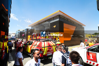 2024-06-22 - McLaren F1 Team motorhome on fire in the paddock during the Formula 1 Aramco Gran Premio de Espana 2024, 10th round of the 2024 Formula One World Championship from June 21 to 23, 2024 on the Circuit de Barcelona-Catalunya, in Montmeló, Spain - F1 - SPANISH GRAND PRIX 2024 - FORMULA 1 - MOTORS