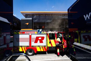 2024-06-22 - McLaren F1 Team motorhome on fire in the paddock during the Formula 1 Aramco Gran Premio de Espana 2024, 10th round of the 2024 Formula One World Championship from June 21 to 23, 2024 on the Circuit de Barcelona-Catalunya, in Montmeló, Spain - F1 - SPANISH GRAND PRIX 2024 - FORMULA 1 - MOTORS