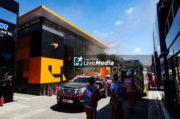 2024-06-22 - McLaren F1 Team motorhome on fire in the paddock during the Formula 1 Aramco Gran Premio de Espana 2024, 10th round of the 2024 Formula One World Championship from June 21 to 23, 2024 on the Circuit de Barcelona-Catalunya, in Montmeló, Spain - F1 - SPANISH GRAND PRIX 2024 - FORMULA 1 - MOTORS