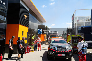 2024-06-22 - McLaren F1 Team motorhome on fire in the paddock during the Formula 1 Aramco Gran Premio de Espana 2024, 10th round of the 2024 Formula One World Championship from June 21 to 23, 2024 on the Circuit de Barcelona-Catalunya, in Montmeló, Spain - F1 - SPANISH GRAND PRIX 2024 - FORMULA 1 - MOTORS