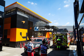 2024-06-22 - McLaren F1 Team motorhome on fire in the paddock during the Formula 1 Aramco Gran Premio de Espana 2024, 10th round of the 2024 Formula One World Championship from June 21 to 23, 2024 on the Circuit de Barcelona-Catalunya, in Montmeló, Spain - F1 - SPANISH GRAND PRIX 2024 - FORMULA 1 - MOTORS