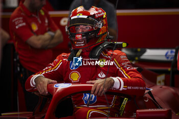 2024-06-22 - SAINZ Carlos (spa), Scuderia Ferrari SF-24, portrait during the Formula 1 Aramco Gran Premio de Espana 2024, 10th round of the 2024 Formula One World Championship from June 21 to 23, 2024 on the Circuit de Barcelona-Catalunya, in Montmeló, Spain - F1 - SPANISH GRAND PRIX 2024 - FORMULA 1 - MOTORS