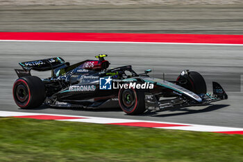 2024-06-22 - 44 HAMILTON Lewis (gbr), Mercedes AMG F1 Team W15, action during the Formula 1 Aramco Gran Premio de Espana 2024, 10th round of the 2024 Formula One World Championship from June 21 to 23, 2024 on the Circuit de Barcelona-Catalunya, in Montmeló, Spain - F1 - SPANISH GRAND PRIX 2024 - FORMULA 1 - MOTORS