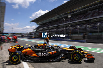 2024-06-22 - 81 PIASTRI Oscar (aus), McLaren F1 Team MCL38, action during the Formula 1 Aramco Gran Premio de Espana 2024, 10th round of the 2024 Formula One World Championship from June 21 to 23, 2024 on the Circuit de Barcelona-Catalunya, in Montmeló, Spain - F1 - SPANISH GRAND PRIX 2024 - FORMULA 1 - MOTORS