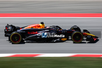 2024-06-22 - 01 VERSTAPPEN Max (nld), Red Bull Racing RB20, action during the Formula 1 Aramco Gran Premio de Espana 2024, 10th round of the 2024 Formula One World Championship from June 21 to 23, 2024 on the Circuit de Barcelona-Catalunya, in Montmeló, Spain - F1 - SPANISH GRAND PRIX 2024 - FORMULA 1 - MOTORS