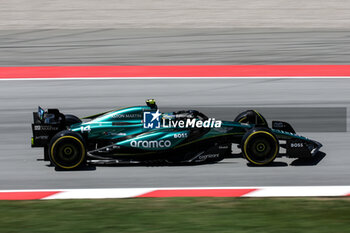 2024-06-22 - 14 ALONSO Fernando (spa), Aston Martin F1 Team AMR24, action during the Formula 1 Aramco Gran Premio de Espana 2024, 10th round of the 2024 Formula One World Championship from June 21 to 23, 2024 on the Circuit de Barcelona-Catalunya, in Montmeló, Spain - F1 - SPANISH GRAND PRIX 2024 - FORMULA 1 - MOTORS