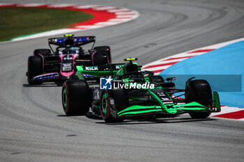 2024-06-22 - 24 ZHOU Guanyu (chi), Stake F1 Team Kick Sauber C44, action during the Formula 1 Aramco Gran Premio de Espana 2024, 10th round of the 2024 Formula One World Championship from June 21 to 23, 2024 on the Circuit de Barcelona-Catalunya, in Montmeló, Spain - F1 - SPANISH GRAND PRIX 2024 - FORMULA 1 - MOTORS