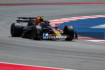 2024-06-22 - 11 PEREZ Sergio (mex), Red Bull Racing RB20, action during the Formula 1 Aramco Gran Premio de Espana 2024, 10th round of the 2024 Formula One World Championship from June 21 to 23, 2024 on the Circuit de Barcelona-Catalunya, in Montmeló, Spain - F1 - SPANISH GRAND PRIX 2024 - FORMULA 1 - MOTORS