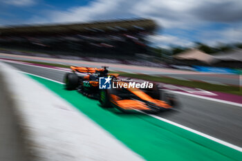 2024-06-22 - 81 PIASTRI Oscar (aus), McLaren F1 Team MCL38, action during the Formula 1 Aramco Gran Premio de Espana 2024, 10th round of the 2024 Formula One World Championship from June 21 to 23, 2024 on the Circuit de Barcelona-Catalunya, in Montmeló, Spain - F1 - SPANISH GRAND PRIX 2024 - FORMULA 1 - MOTORS