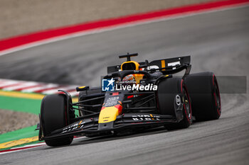 2024-06-22 - 01 VERSTAPPEN Max (nld), Red Bull Racing RB20, action during the Formula 1 Aramco Gran Premio de Espana 2024, 10th round of the 2024 Formula One World Championship from June 21 to 23, 2024 on the Circuit de Barcelona-Catalunya, in Montmeló, Spain - F1 - SPANISH GRAND PRIX 2024 - FORMULA 1 - MOTORS