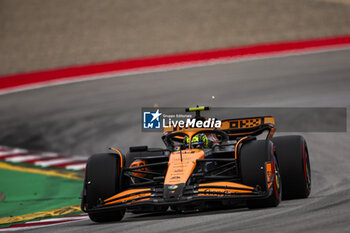 2024-06-22 - 04 NORRIS Lando (gbr), McLaren F1 Team MCL38, action during the Formula 1 Aramco Gran Premio de Espana 2024, 10th round of the 2024 Formula One World Championship from June 21 to 23, 2024 on the Circuit de Barcelona-Catalunya, in Montmeló, Spain - F1 - SPANISH GRAND PRIX 2024 - FORMULA 1 - MOTORS