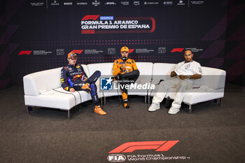 2024-06-22 - NORRIS Lando (gbr), McLaren F1 Team MCL38, VERSTAPPEN Max (ned), Red Bull Racing RB20 and HAMILTON Lewis (gbr), Mercedes AMG F1 Team W15, portrait, press conference during the Formula 1 Aramco Gran Premio de Espana 2024, 10th round of the 2024 Formula One World Championship from June 21 to 23, 2024 on the Circuit de Barcelona-Catalunya, in Montmeló, Spain - F1 - SPANISH GRAND PRIX 2024 - FORMULA 1 - MOTORS