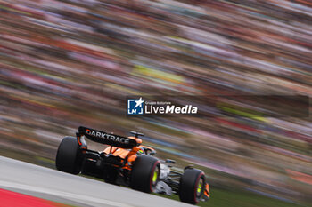 2024-06-22 - 81 PIASTRI Oscar (aus), McLaren F1 Team MCL38, action during the Formula 1 Aramco Gran Premio de Espana 2024, 10th round of the 2024 Formula One World Championship from June 21 to 23, 2024 on the Circuit de Barcelona-Catalunya, in Montmeló, Spain - F1 - SPANISH GRAND PRIX 2024 - FORMULA 1 - MOTORS