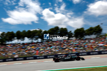 2024-06-22 - 63 RUSSELL George (gbr), Mercedes AMG F1 Team W15, action during the Formula 1 Aramco Gran Premio de Espana 2024, 10th round of the 2024 Formula One World Championship from June 21 to 23, 2024 on the Circuit de Barcelona-Catalunya, in Montmeló, Spain - F1 - SPANISH GRAND PRIX 2024 - FORMULA 1 - MOTORS