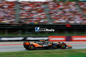 2024-06-22 - 04 NORRIS Lando (gbr), McLaren F1 Team MCL38, action during the Formula 1 Aramco Gran Premio de Espana 2024, 10th round of the 2024 Formula One World Championship from June 21 to 23, 2024 on the Circuit de Barcelona-Catalunya, in Montmeló, Spain - F1 - SPANISH GRAND PRIX 2024 - FORMULA 1 - MOTORS