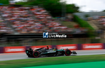 2024-06-22 - 44 HAMILTON Lewis (gbr), Mercedes AMG F1 Team W15, action during the Formula 1 Aramco Gran Premio de Espana 2024, 10th round of the 2024 Formula One World Championship from June 21 to 23, 2024 on the Circuit de Barcelona-Catalunya, in Montmeló, Spain - F1 - SPANISH GRAND PRIX 2024 - FORMULA 1 - MOTORS