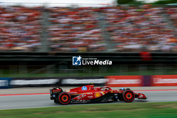 2024-06-22 - 55 SAINZ Carlos (spa), Scuderia Ferrari SF-24, action during the Formula 1 Aramco Gran Premio de Espana 2024, 10th round of the 2024 Formula One World Championship from June 21 to 23, 2024 on the Circuit de Barcelona-Catalunya, in Montmeló, Spain - F1 - SPANISH GRAND PRIX 2024 - FORMULA 1 - MOTORS