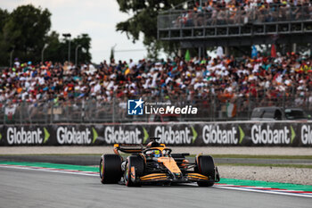 2024-06-22 - 81 PIASTRI Oscar (aus), McLaren F1 Team MCL38, action during the Formula 1 Aramco Gran Premio de Espana 2024, 10th round of the 2024 Formula One World Championship from June 21 to 23, 2024 on the Circuit de Barcelona-Catalunya, in Montmeló, Spain - F1 - SPANISH GRAND PRIX 2024 - FORMULA 1 - MOTORS