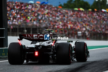 2024-06-22 - 44 HAMILTON Lewis (gbr), Mercedes AMG F1 Team W15, action during the Formula 1 Aramco Gran Premio de Espana 2024, 10th round of the 2024 Formula One World Championship from June 21 to 23, 2024 on the Circuit de Barcelona-Catalunya, in Montmeló, Spain - F1 - SPANISH GRAND PRIX 2024 - FORMULA 1 - MOTORS