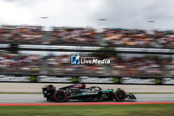 2024-06-22 - 63 RUSSELL George (gbr), Mercedes AMG F1 Team W15, action during the Formula 1 Aramco Gran Premio de Espana 2024, 10th round of the 2024 Formula One World Championship from June 21 to 23, 2024 on the Circuit de Barcelona-Catalunya, in Montmeló, Spain - F1 - SPANISH GRAND PRIX 2024 - FORMULA 1 - MOTORS