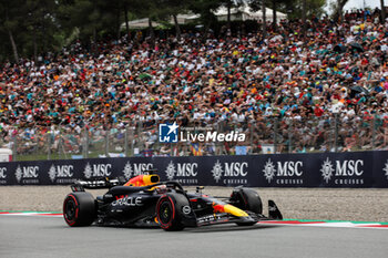 2024-06-22 - 01 VERSTAPPEN Max (nld), Red Bull Racing RB20, action during the Formula 1 Aramco Gran Premio de Espana 2024, 10th round of the 2024 Formula One World Championship from June 21 to 23, 2024 on the Circuit de Barcelona-Catalunya, in Montmeló, Spain - F1 - SPANISH GRAND PRIX 2024 - FORMULA 1 - MOTORS