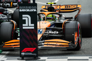 2024-06-22 - NORRIS Lando (gbr), McLaren F1 Team MCL38, portrait during the Formula 1 Aramco Gran Premio de Espana 2024, 10th round of the 2024 Formula One World Championship from June 21 to 23, 2024 on the Circuit de Barcelona-Catalunya, in Montmeló, Spain - F1 - SPANISH GRAND PRIX 2024 - FORMULA 1 - MOTORS