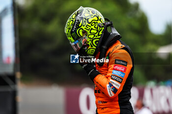 2024-06-22 - NORRIS Lando (gbr), McLaren F1 Team MCL38, portrait during the Formula 1 Aramco Gran Premio de Espana 2024, 10th round of the 2024 Formula One World Championship from June 21 to 23, 2024 on the Circuit de Barcelona-Catalunya, in Montmeló, Spain - F1 - SPANISH GRAND PRIX 2024 - FORMULA 1 - MOTORS