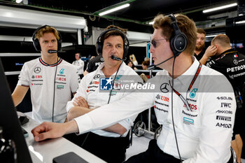 2024-06-22 - WOLFF Toto (aut), Team Principal & CEO of Mercedes AMG F1 Team, SCHUMACHER Mick (ger), Reserve Driver of Mercedes AMG F1 Team and KALLENIUS Ola, CEO of Mercedes-Benz portrait during the Formula 1 Aramco Gran Premio de Espana 2024, 10th round of the 2024 Formula One World Championship from June 21 to 23, 2024 on the Circuit de Barcelona-Catalunya, in Montmeló, Spain - F1 - SPANISH GRAND PRIX 2024 - FORMULA 1 - MOTORS