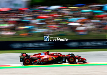 2024-06-22 - 55 SAINZ Carlos (spa), Scuderia Ferrari SF-24, action during the Formula 1 Aramco Gran Premio de Espana 2024, 10th round of the 2024 Formula One World Championship from June 21 to 23, 2024 on the Circuit de Barcelona-Catalunya, in Montmeló, Spain - F1 - SPANISH GRAND PRIX 2024 - FORMULA 1 - MOTORS