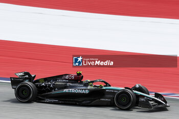 2024-06-28 - 44 HAMILTON Lewis (gbr), Mercedes AMG F1 Team W15, action during the Formula 1 Qatar Airways Austrian Grand Prix 2024, 11th round of the 2024 Formula One World Championship from June 28 to 30, 2024 on the Red Bull Ring, in Spielberg, Austria - F1 - AUSTRIAN GRAND PRIX 2024 - FORMULA 1 - MOTORS