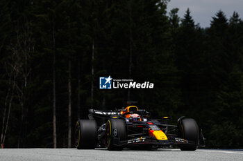 2024-06-28 - 01 VERSTAPPEN Max (nld), Red Bull Racing RB20, action during the Formula 1 Qatar Airways Austrian Grand Prix 2024, 11th round of the 2024 Formula One World Championship from June 28 to 30, 2024 on the Red Bull Ring, in Spielberg, Austria - F1 - AUSTRIAN GRAND PRIX 2024 - FORMULA 1 - MOTORS