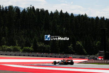 2024-06-28 - 81 PIASTRI Oscar (aus), McLaren F1 Team MCL38, action during the Formula 1 Qatar Airways Austrian Grand Prix 2024, 11th round of the 2024 Formula One World Championship from June 28 to 30, 2024 on the Red Bull Ring, in Spielberg, Austria - F1 - AUSTRIAN GRAND PRIX 2024 - FORMULA 1 - MOTORS