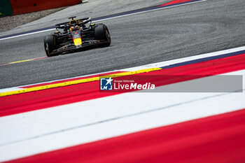 2024-06-28 - 01 VERSTAPPEN Max (nld), Red Bull Racing RB20, action during the Formula 1 Qatar Airways Austrian Grand Prix 2024, 11th round of the 2024 Formula One World Championship from June 28 to 30, 2024 on the Red Bull Ring, in Spielberg, Austria - F1 - AUSTRIAN GRAND PRIX 2024 - FORMULA 1 - MOTORS