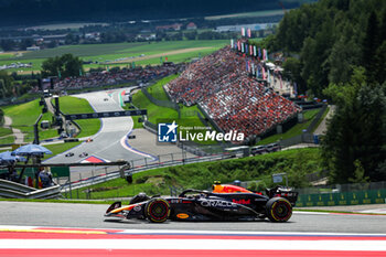 2024-06-28 - 11 PEREZ Sergio (mex), Red Bull Racing RB20, action during the Formula 1 Qatar Airways Austrian Grand Prix 2024, 11th round of the 2024 Formula One World Championship from June 28 to 30, 2024 on the Red Bull Ring, in Spielberg, Austria - F1 - AUSTRIAN GRAND PRIX 2024 - FORMULA 1 - MOTORS