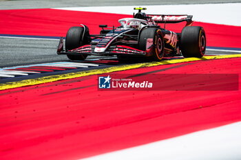 2024-06-28 - 27 HULKENBERG Nico (ger), Haas F1 Team VF-24 Ferrari, action during the Formula 1 Qatar Airways Austrian Grand Prix 2024, 11th round of the 2024 Formula One World Championship from June 28 to 30, 2024 on the Red Bull Ring, in Spielberg, Austria - F1 - AUSTRIAN GRAND PRIX 2024 - FORMULA 1 - MOTORS