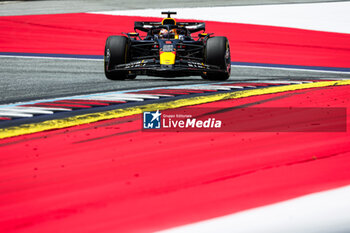 2024-06-28 - 01 VERSTAPPEN Max (nld), Red Bull Racing RB20, action during the Formula 1 Qatar Airways Austrian Grand Prix 2024, 11th round of the 2024 Formula One World Championship from June 28 to 30, 2024 on the Red Bull Ring, in Spielberg, Austria - F1 - AUSTRIAN GRAND PRIX 2024 - FORMULA 1 - MOTORS