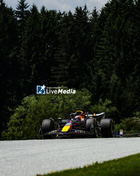 2024-06-28 - 01 VERSTAPPEN Max (nld), Red Bull Racing RB20, action during the Formula 1 Qatar Airways Austrian Grand Prix 2024, 11th round of the 2024 Formula One World Championship from June 28 to 30, 2024 on the Red Bull Ring, in Spielberg, Austria - F1 - AUSTRIAN GRAND PRIX 2024 - FORMULA 1 - MOTORS